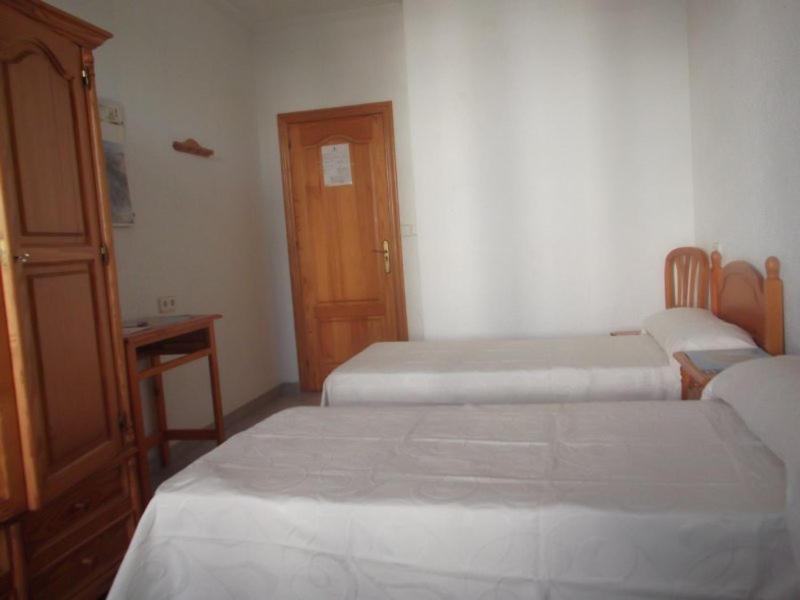 Hotel Casa de Huespedes el Almendro Ibiza Habitación foto